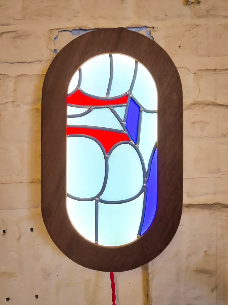 [CHEEKY-BLUE-GIRL-BUTT] Cheeky light 'Blue girl butt'